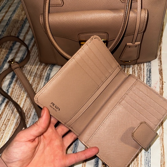 SAFFIANO LUX Prada purse, M color & SAFFIANO METAL Prada wallet, color Cipria - Picture 2 of 3